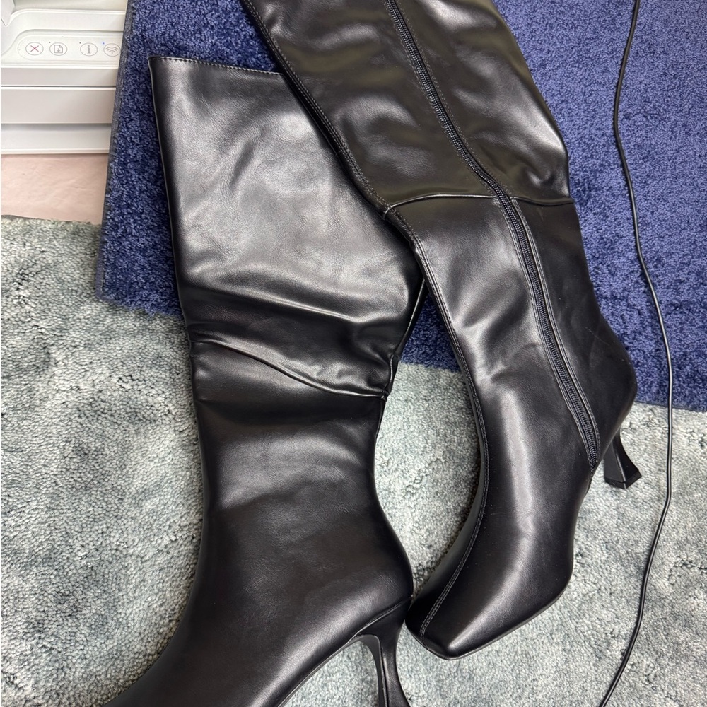 Elegant Black Women's Boots